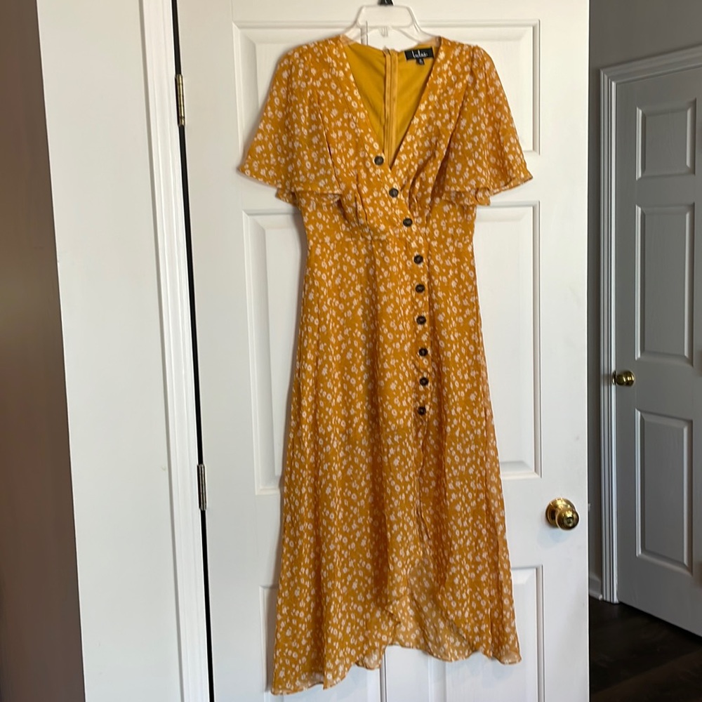 Worn only once! Beautiful flowy summer dress